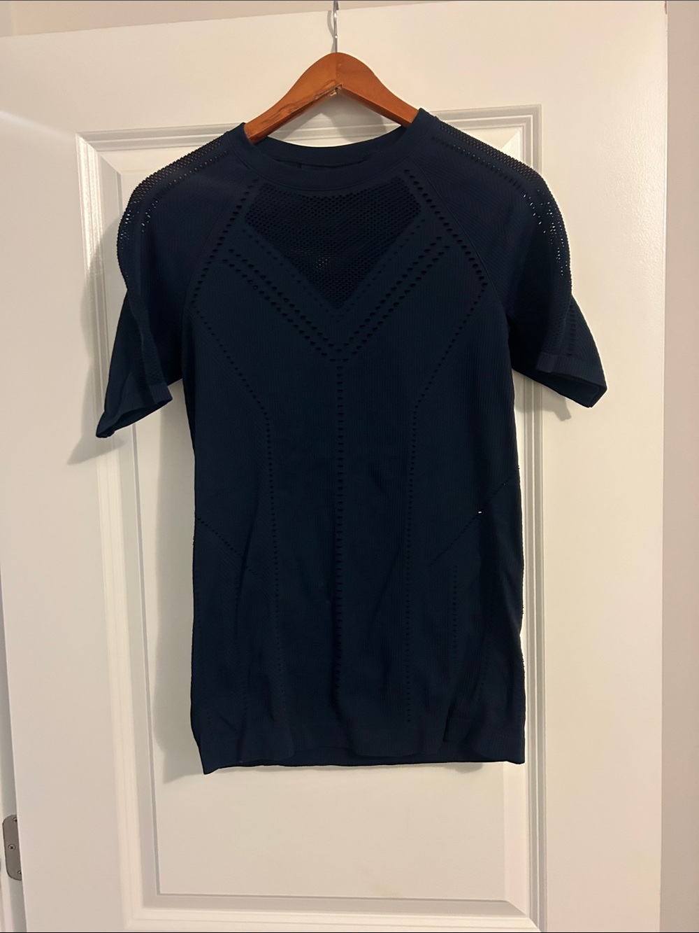 Athleta Navy Short Sleeve Seamless Active Tee